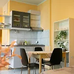 Center Of Apartments, Bus Station 1min, Airport 5 Min *