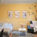 شقة Center Of Apartments, Bus Station 1min, Airport 5 Min