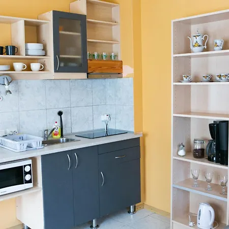 Center Of Apartments, Bus Station 1min, Airport 5 Min *