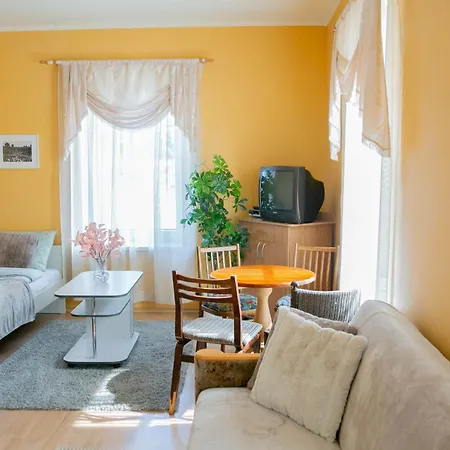 Center Of Apartments, Bus Station 1min, Airport 5 Min