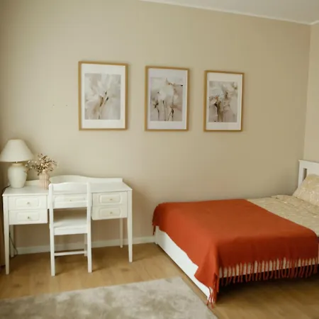 Lejlighed Center Of Apartments, Bus Station 1min, Airport 5 Min