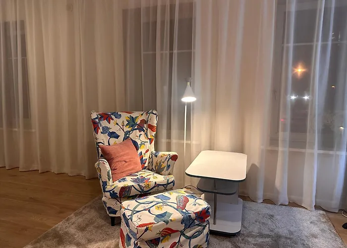 Center Of Apartments, Bus Station 1min, Airport 5 Min *