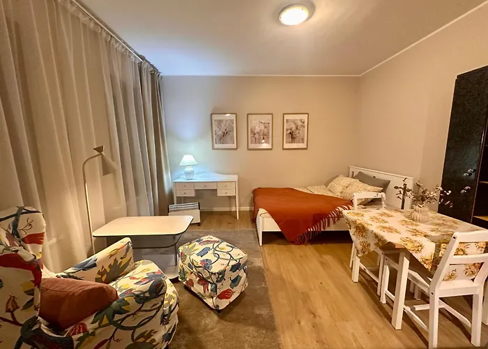 Center Of Apartments, Bus Station 1min, Airport 5 Min *