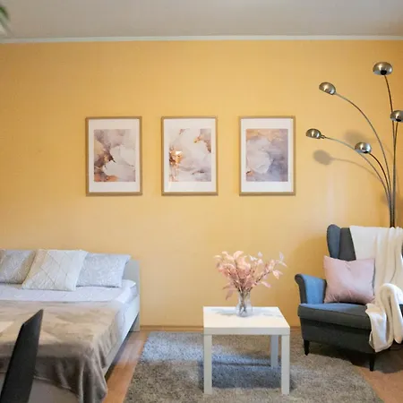 Apartament Center Of Apartments, Bus Station 1min, Airport 5 Min